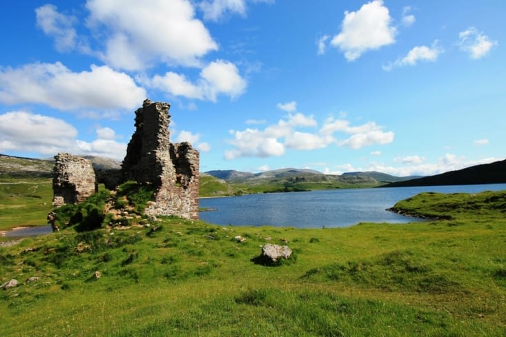 Ardvreck Castle avec le loch Assynt