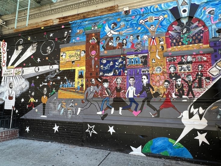 La fresque avec toutes les personnalités connues issues du quartier de Brooklyn