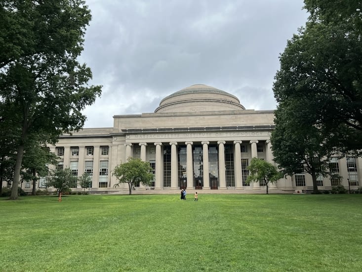 MIT : Massachusset Institute of Technology