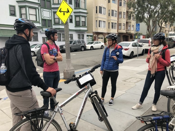 Tour en vélo en groupe de 4 personnes, avec Emmanuelle, une super guide...
