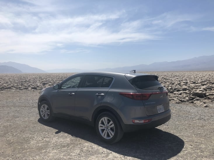 Au fait, voici notre compagnon de route, une KIA Sportage... quasiment toute neuve...