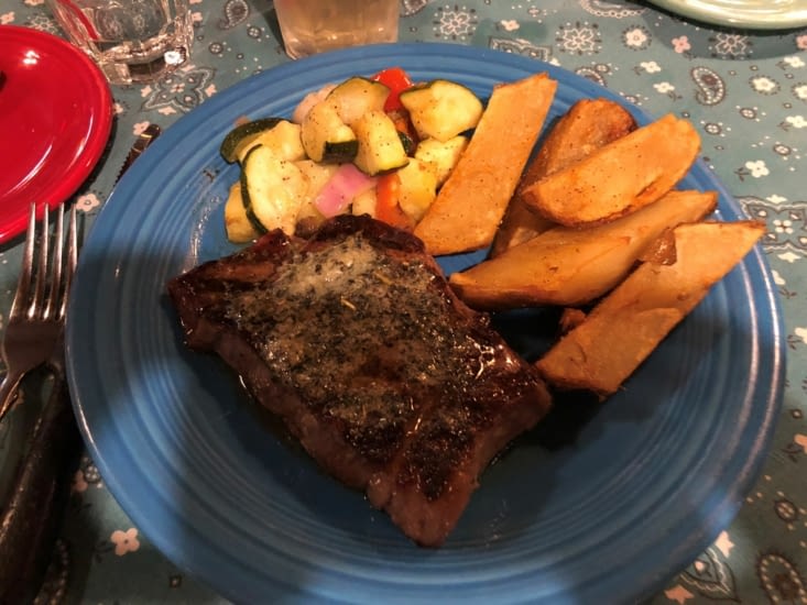 Un bon steack américain, avec enfin quelques légumes