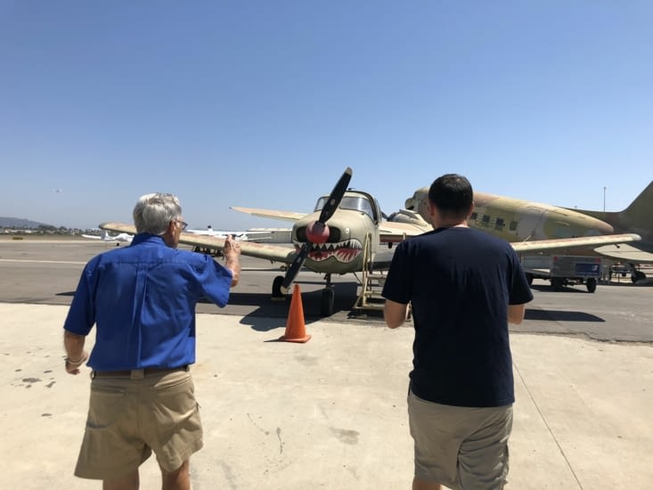 Après beaucoup de choses dans le musée, un guide nous fait une visite guidée des avions