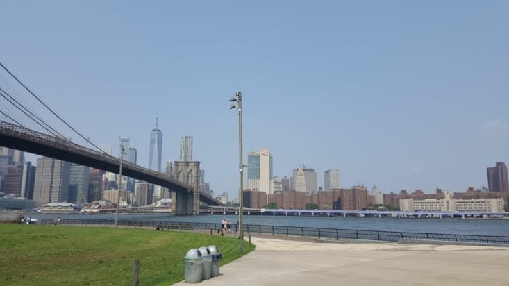 Magnifiques vues sur Manhattan depuis le Brooklyn Bridge Park