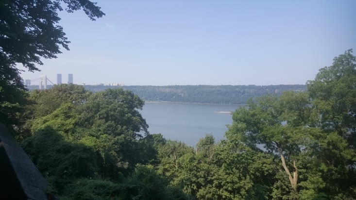 Magnifique vue de l'Hudson River en allant aux Cloîtres