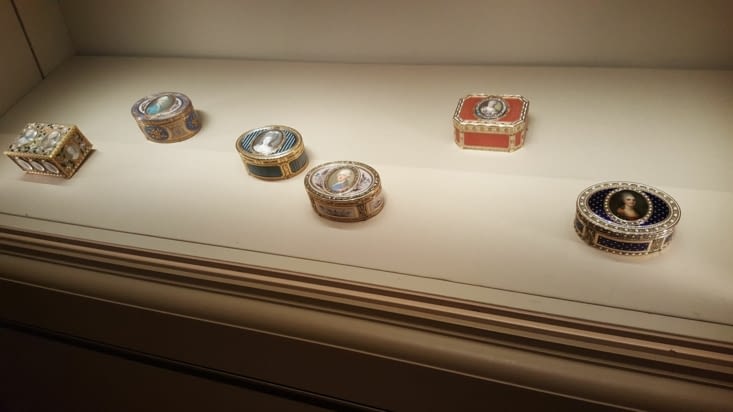Précieuses petites boîtes du 18ème siècle