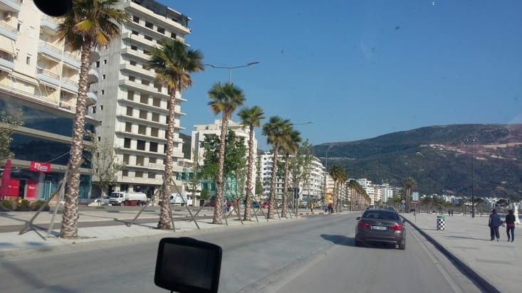 Malgré une côte qui n'attend que les touristes, le pays semble encore