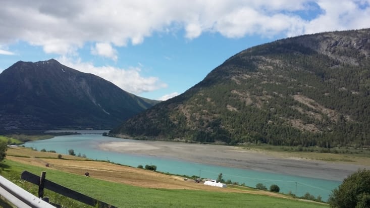 eau turquoise: paradis des peintres cette route !