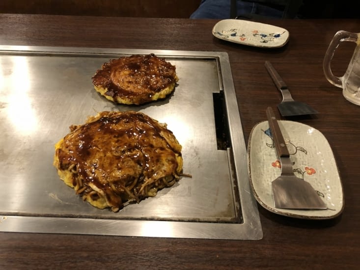 Okonomiyaki (sorte d’omelette de choux à laquelle on rajoute ce qu’on veut)