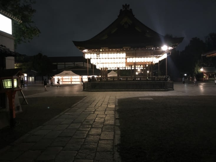 Yasaka-jinja de nuit