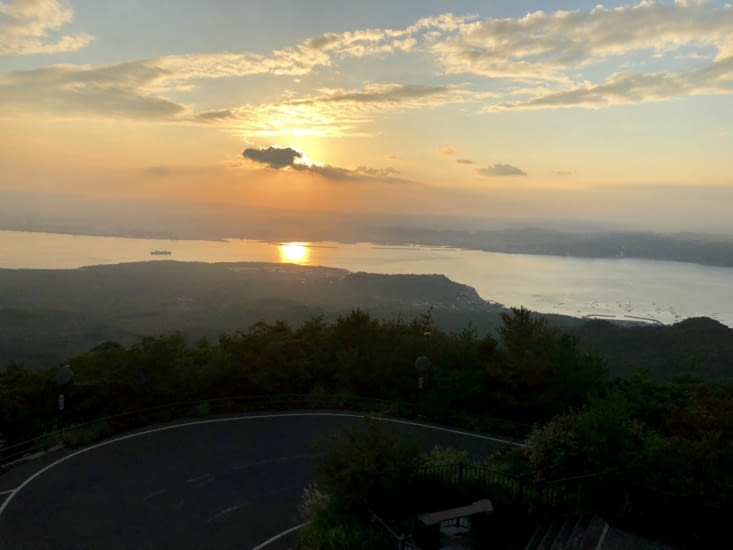 On a même droit à un coucher de soleil
