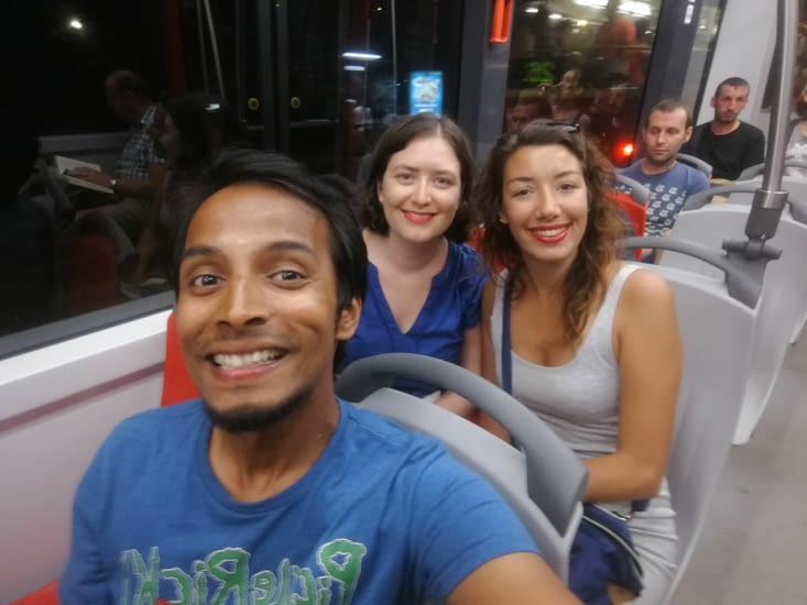 Veille de mon anniversaire avec Arjun et Joanna, dans le tram