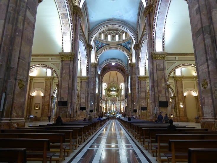 A l'intérieur de la nouvelle  cathédrale de Cuenca