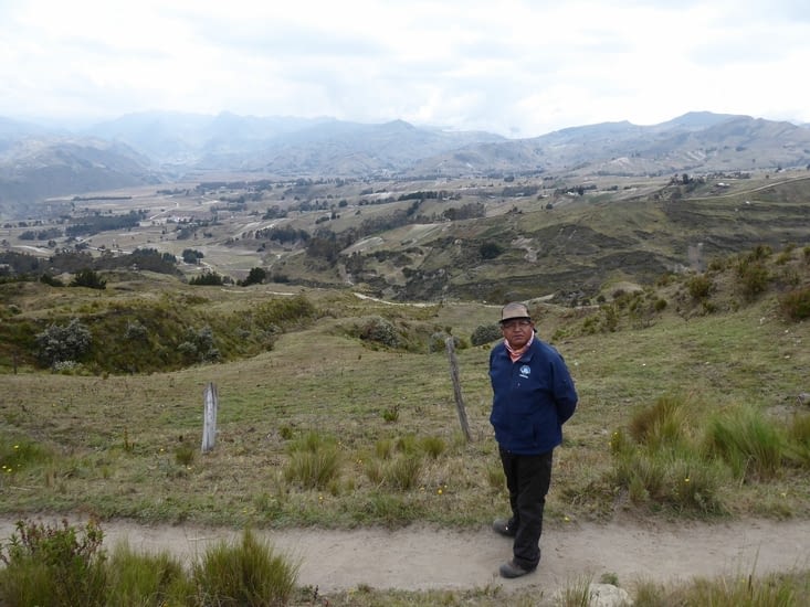 William devant le paysage environnant