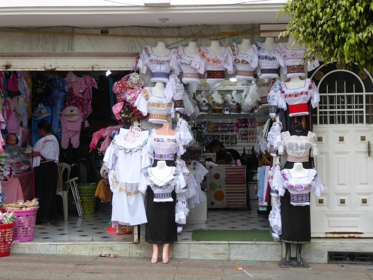 Chemisier traditionnel otavalien