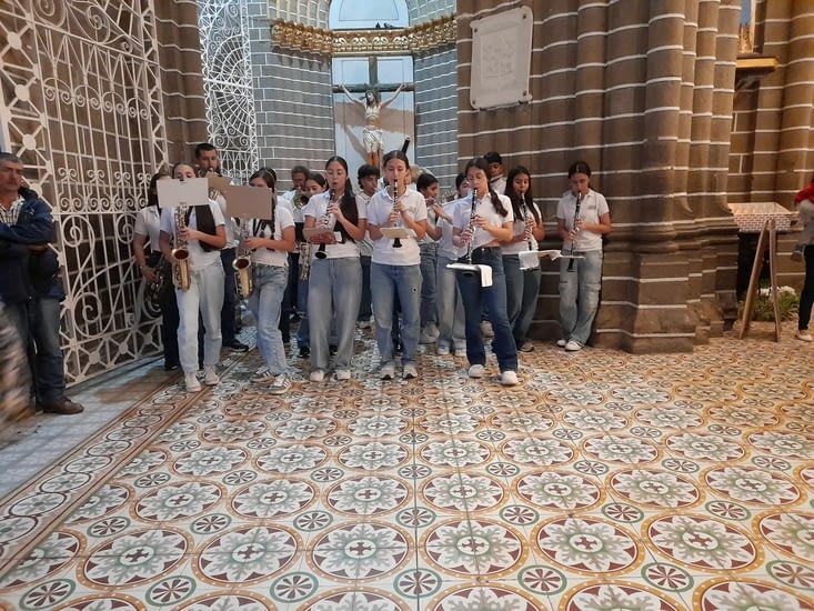 Un orchestre de jeunes lance la cérémonie