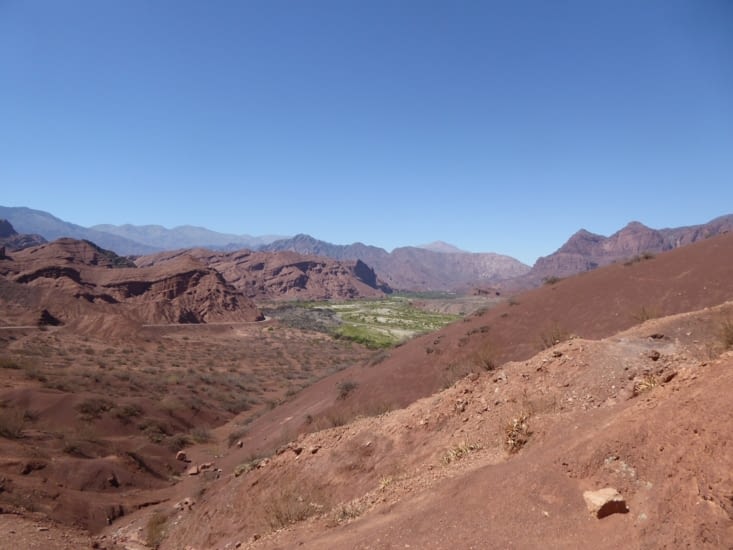 Contraste roche et verdure