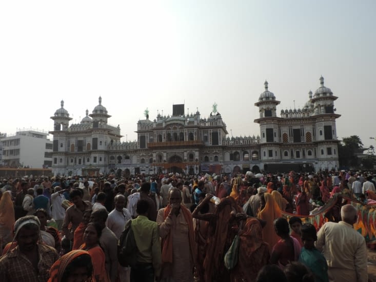 le grand temple envahis par les indiens