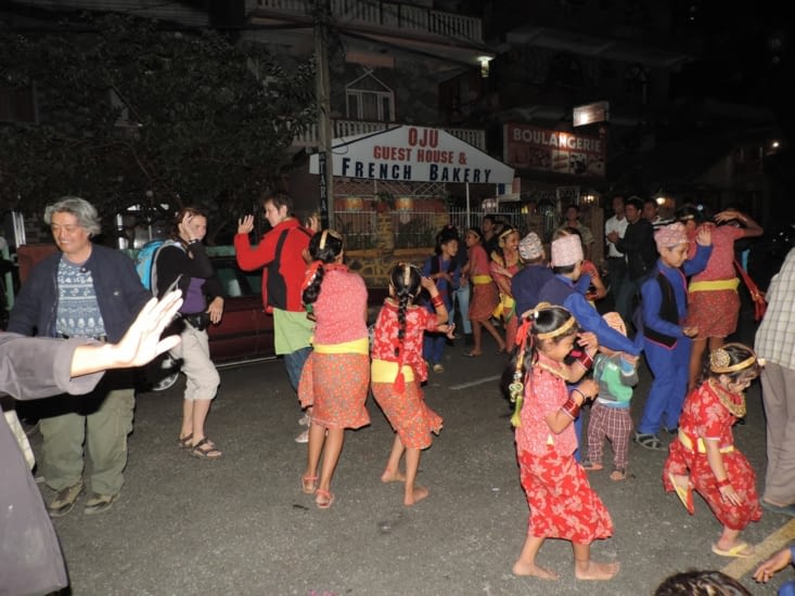 la fête bat son plein