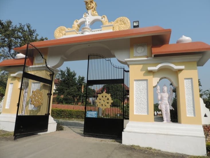 porte de premier temple de bouddha