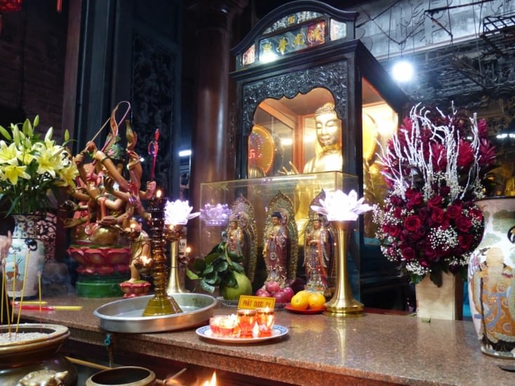 veuillez noter l'influence chinoise !