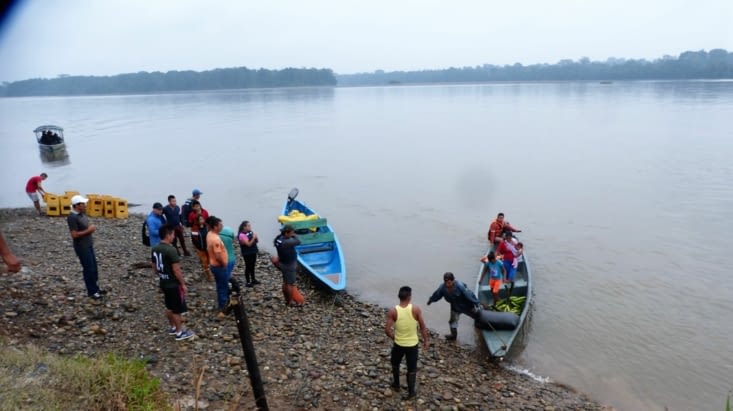 Arrêt pour faire quelques achats au dernier "port " avant d'entrer dans le parc