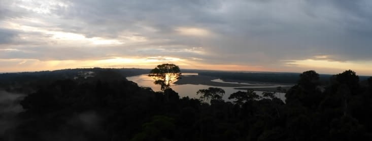 le soleil revient après un "aguacerro" que l'on peut traduire par pluie d'enfer!!!!