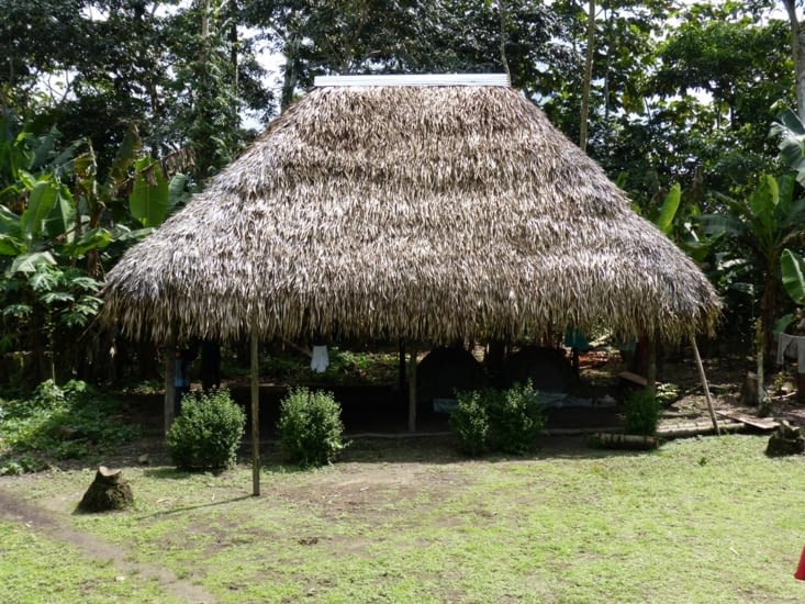 notre chambre :une tente sous la choza, il y fait bien frais