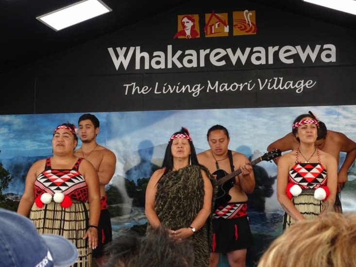 Spectacle maori