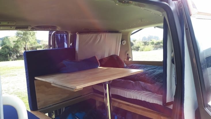 L'intérieur : table ou lit !