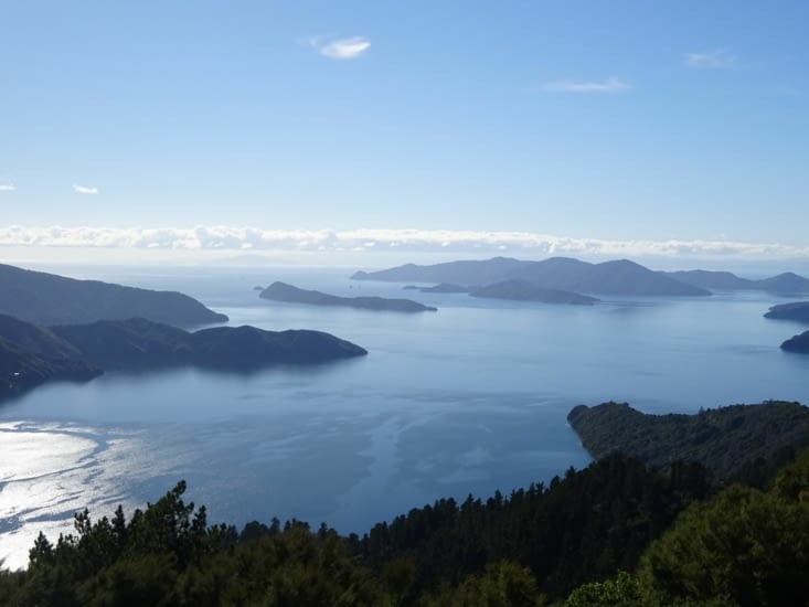 On arrive même à voir l'île du nord !