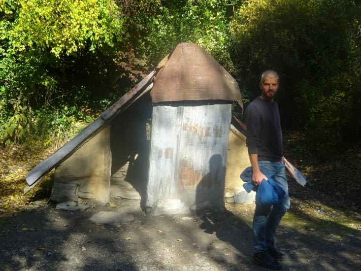 Avec Baptiste ... On se rend mieux compte de la taille de la maison