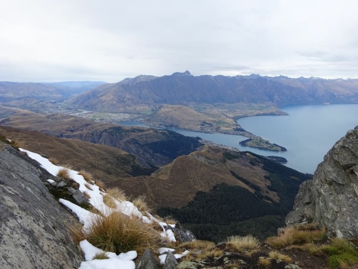 Au sommet, nous avons, nous aussi un petit peu de neige