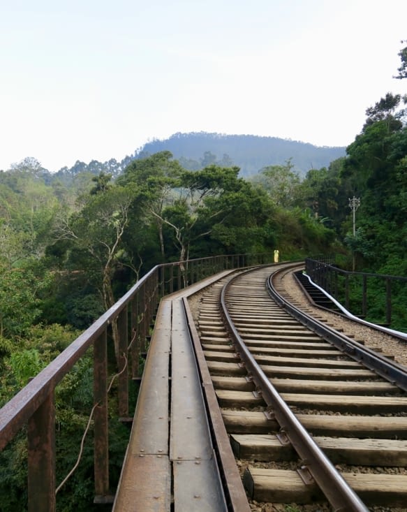 La rando est magnifique et nous offre de croiser... un pont métallique...,