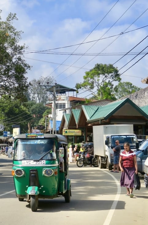 Rue principale d’Ella