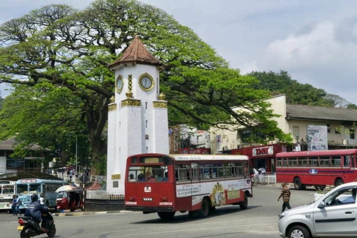 La place de l’Horloge