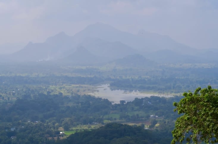 Vue jusqu’aux montagnes centrales de l’île