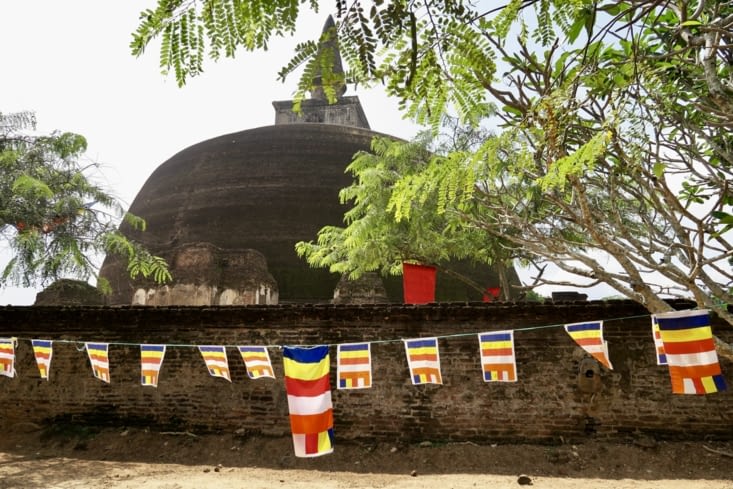 Ce dagoba est aujourd’hui encore un lieu de prières.