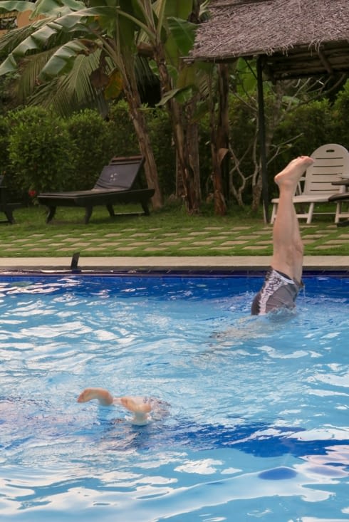 Plouf ! Plongeon bien mérité après cette chaleur écrasante !