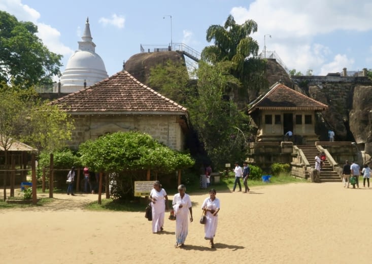 Visite d’un autre temple, Isurumuniya Viharaya.