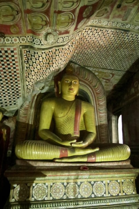 Il y a une atmosphère incroyable dans cette grande grotte.