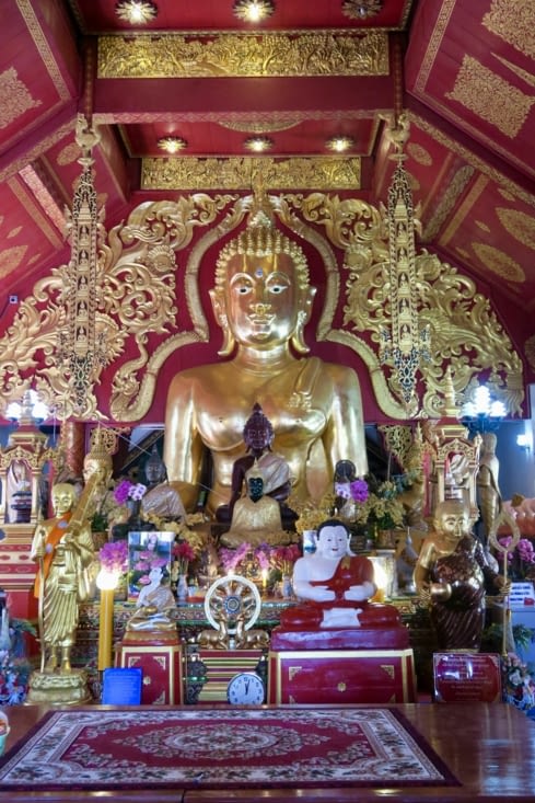 Imposant Bouddha