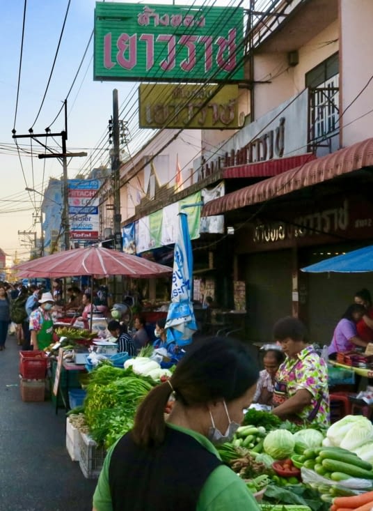 Marché en plein air aussi, tous les jours, dans les rues du centre.