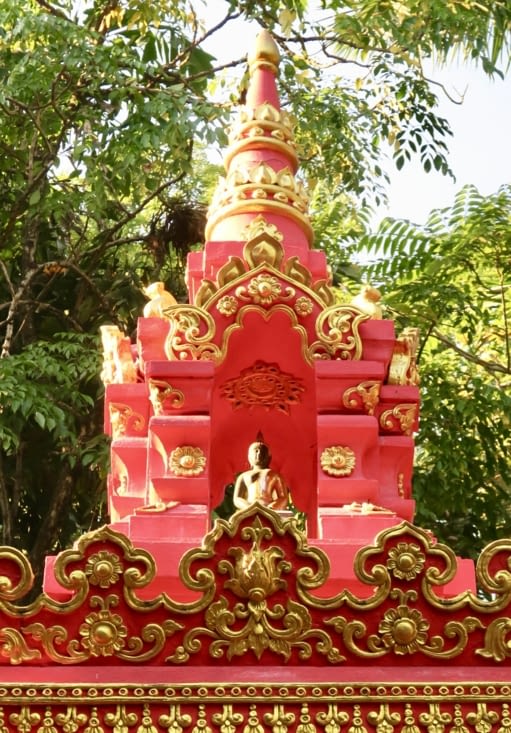 A l’entrée d’un temple