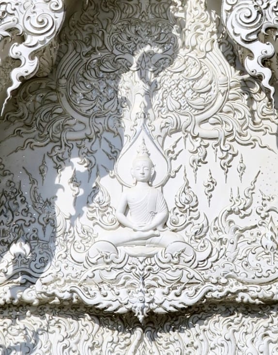 Et sur le fronton, Bouddha, en récompense de tout ce que nous avons traversé