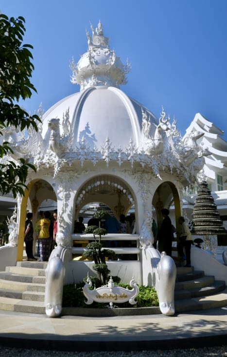Un bâtiment dédié aux douze animaux du zodiaque chinois.