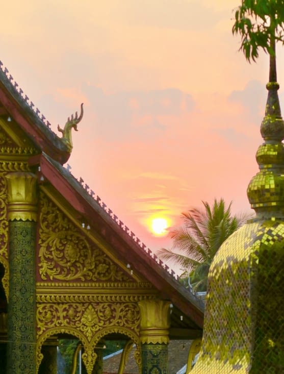 Soleil couchant sur le 2ème temple du monastère, où les moines se recueillent aussi.