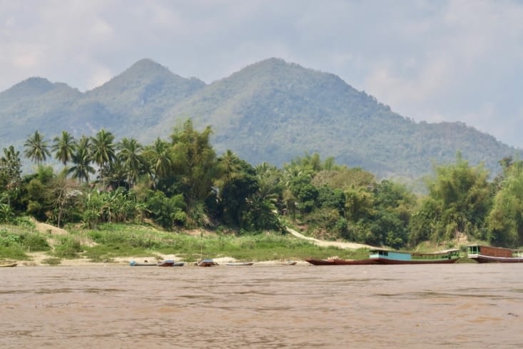 Le retour sera 2 fois plus court, car on navigue dans le sens du courant.