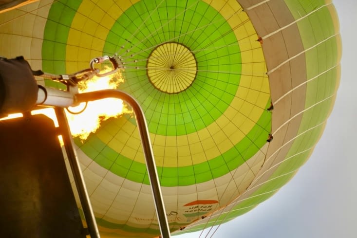 Ça y est, la montgolfière est prête à s’envoler !