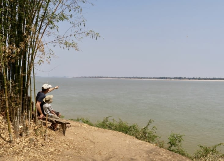 Petite pause. Pas d’ombre, mais un petit banc.